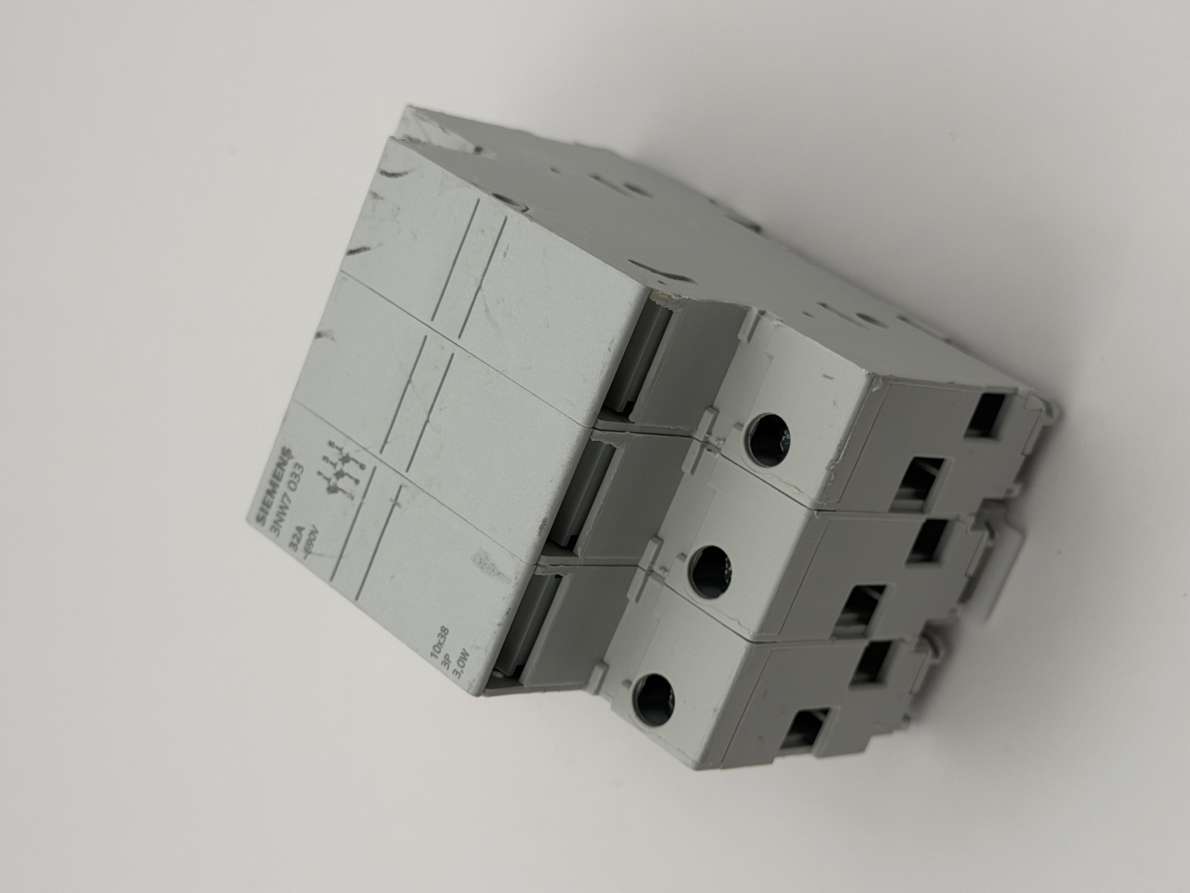 3NW7033