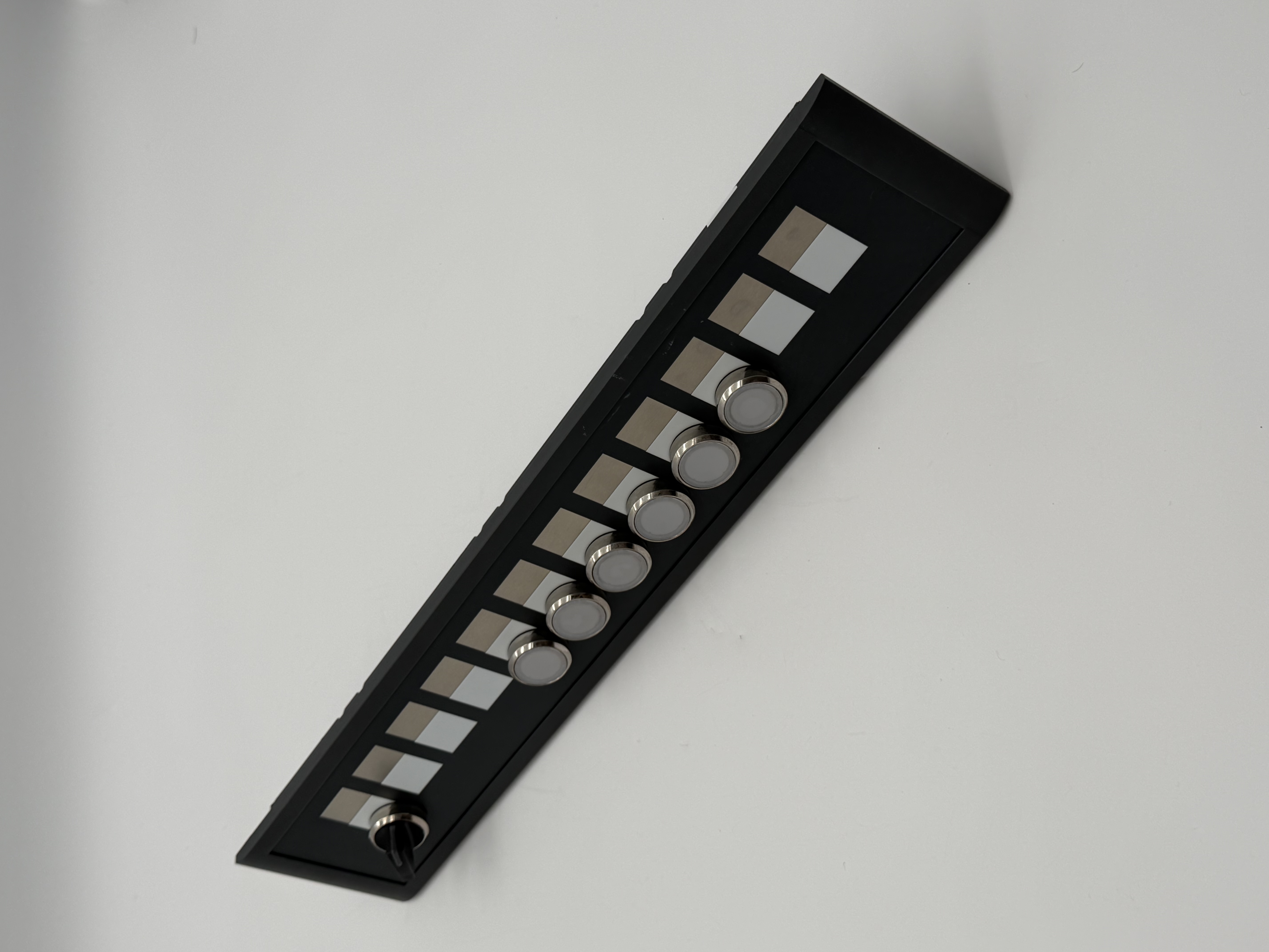 6FC5247-0AA43-1AA0 – WHITE BUTTONS