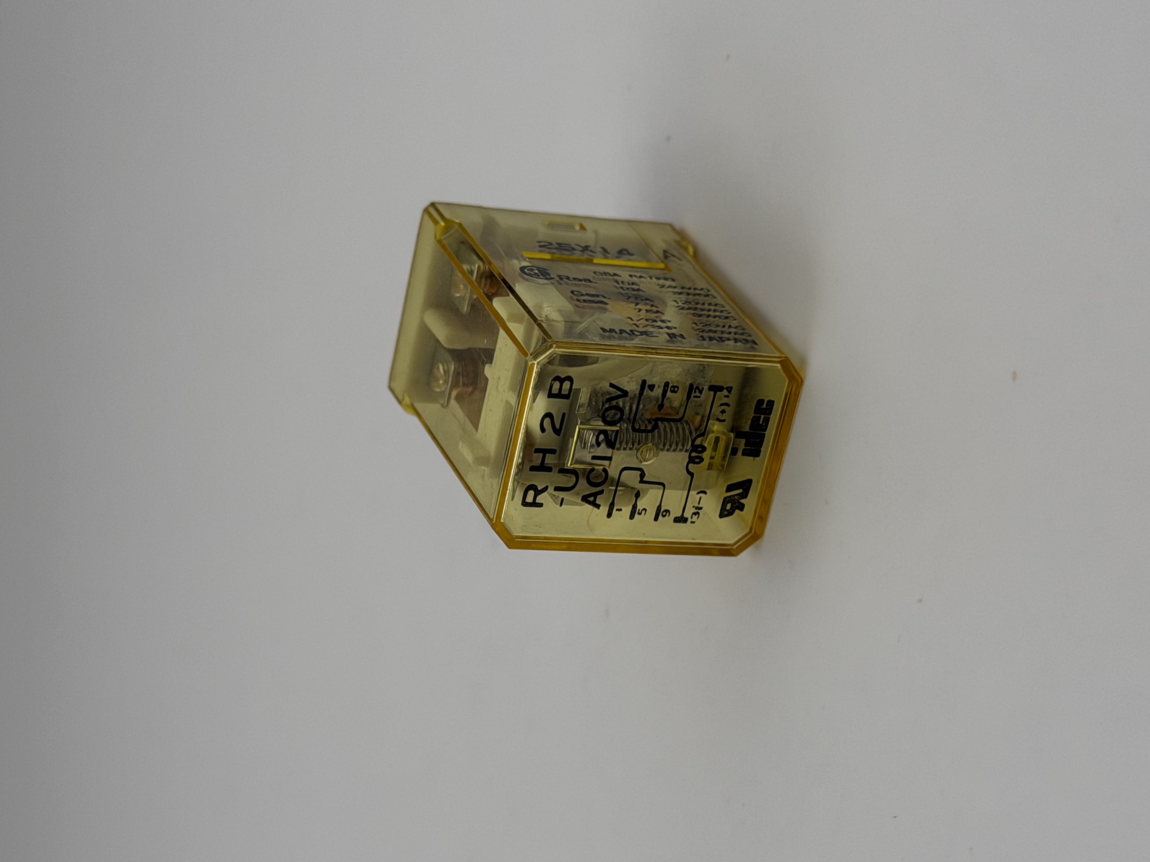 RH2B-UL 120VAC DPDT 8-Pin General Purpose Plug-In Control Relay