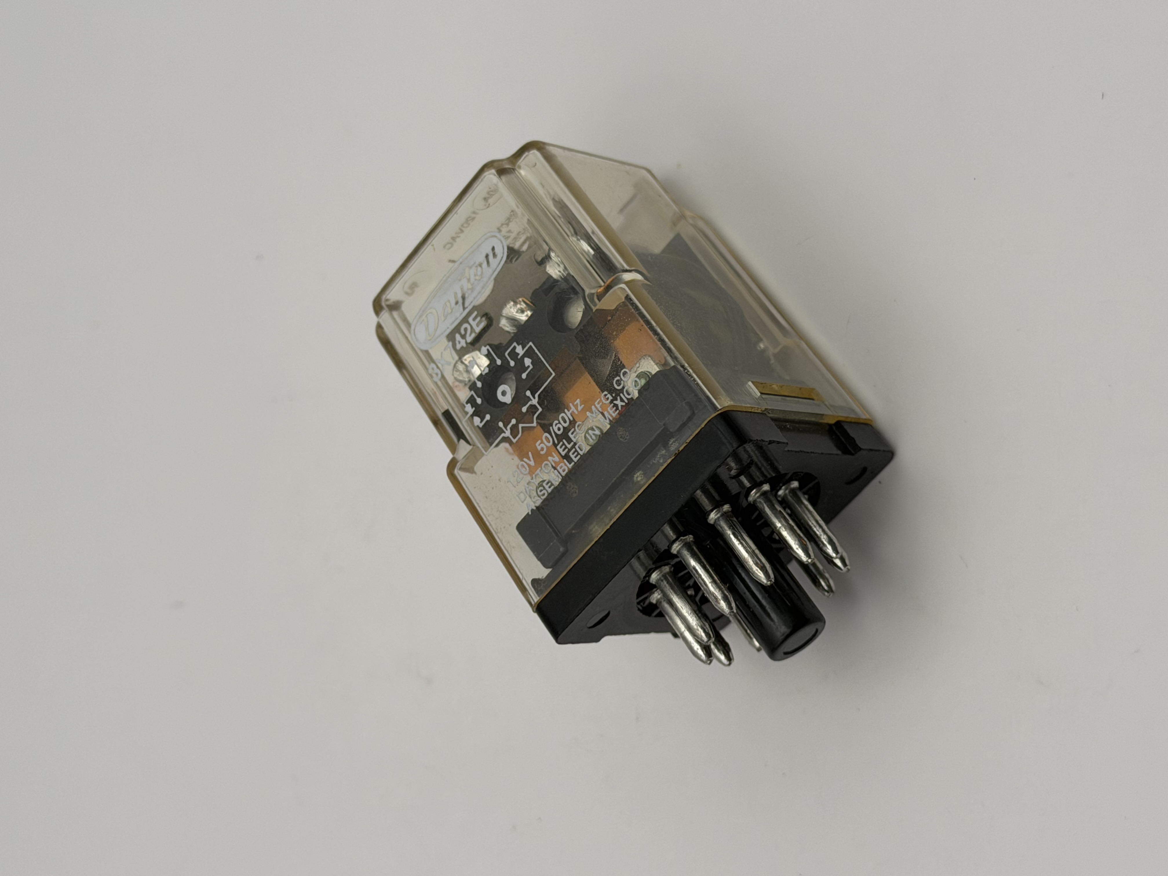 3X742E 120VAC 3PDT 11-Pin General Purpose Plug-In Relay