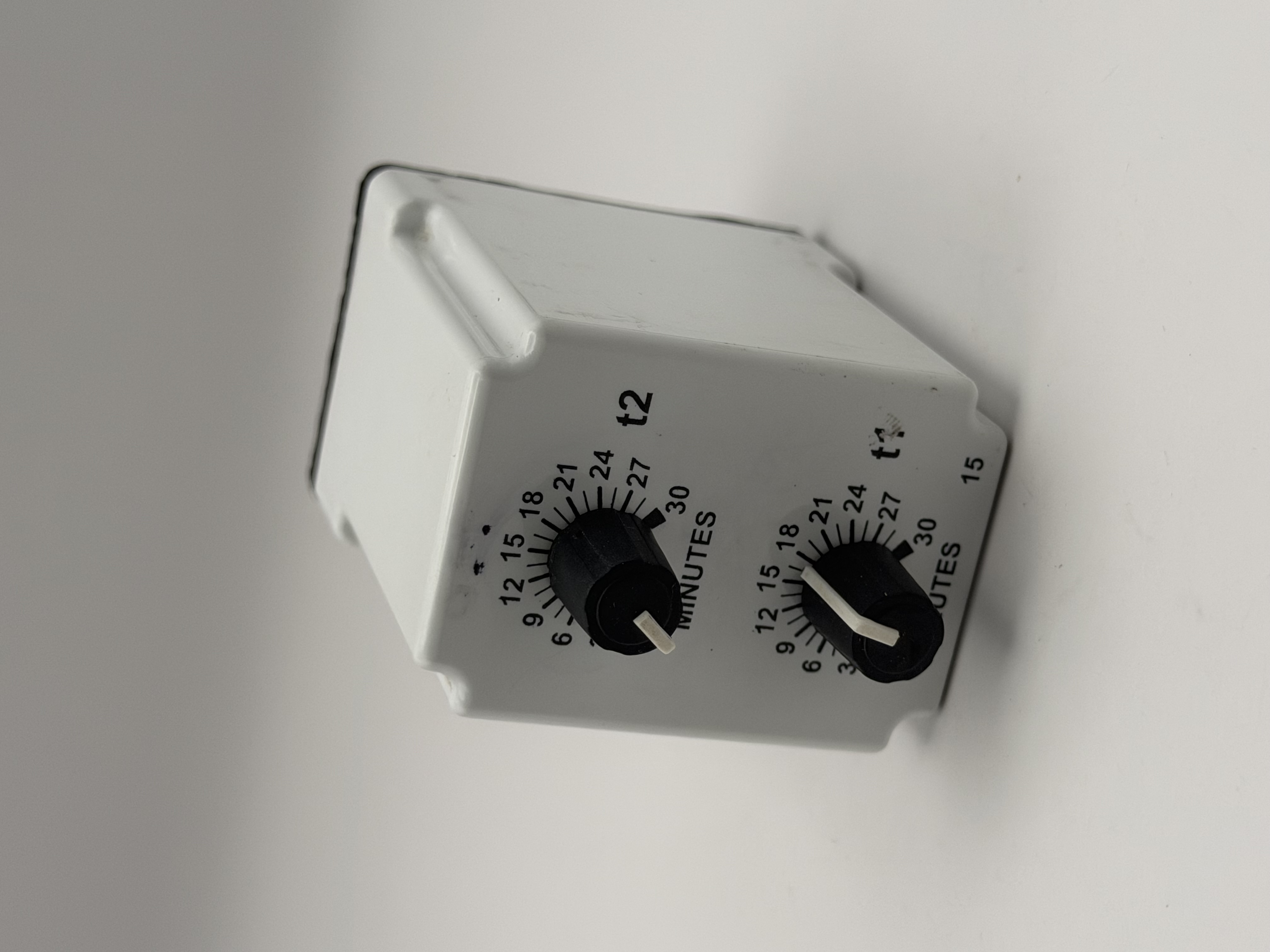 TR-53122-15 120VAC/DC Repeat Cycle Time Delay Relay 0.3-30 Min