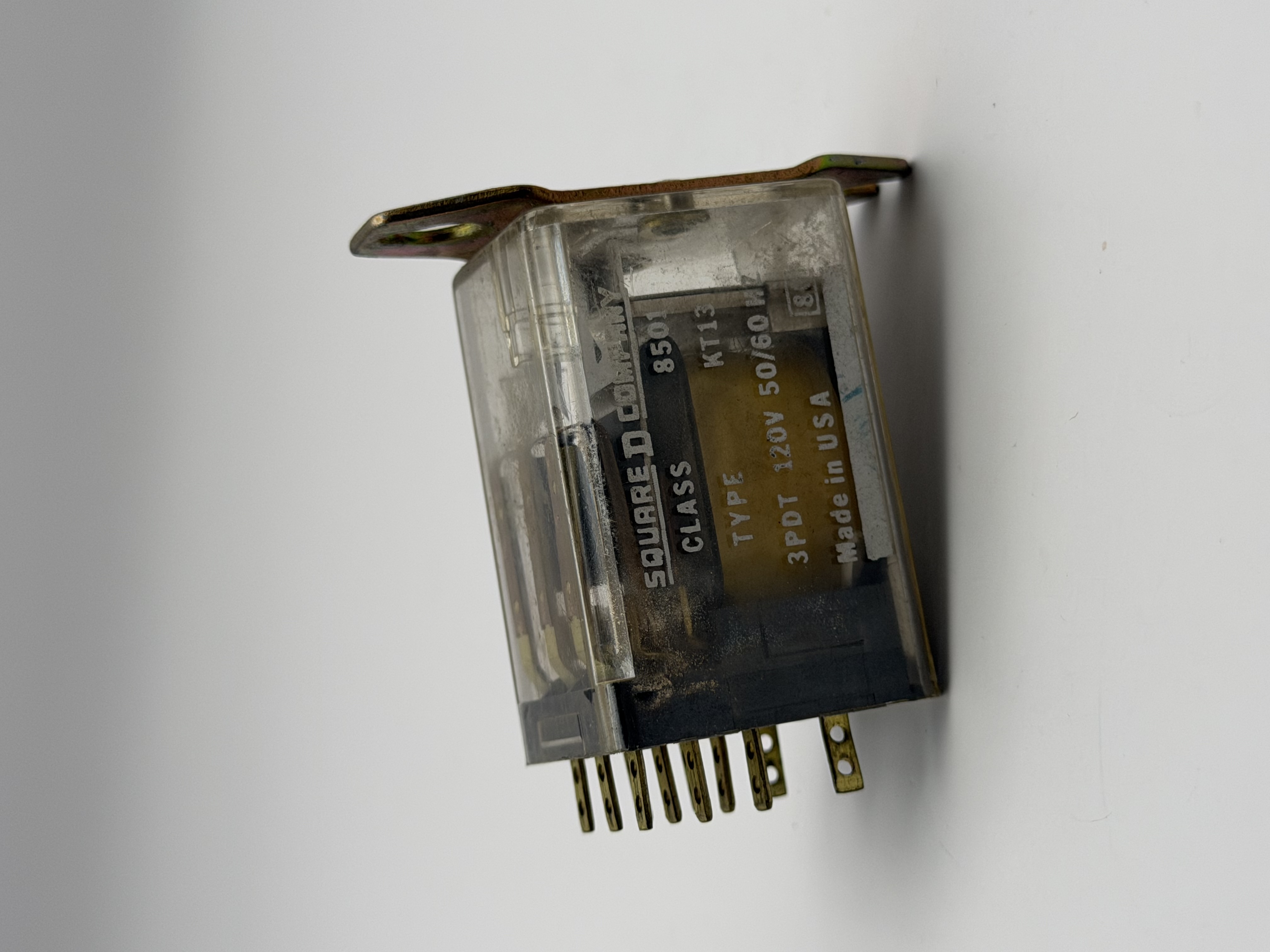 Square D 8501 KT13 3PDT 120VAC 50/60Hz
