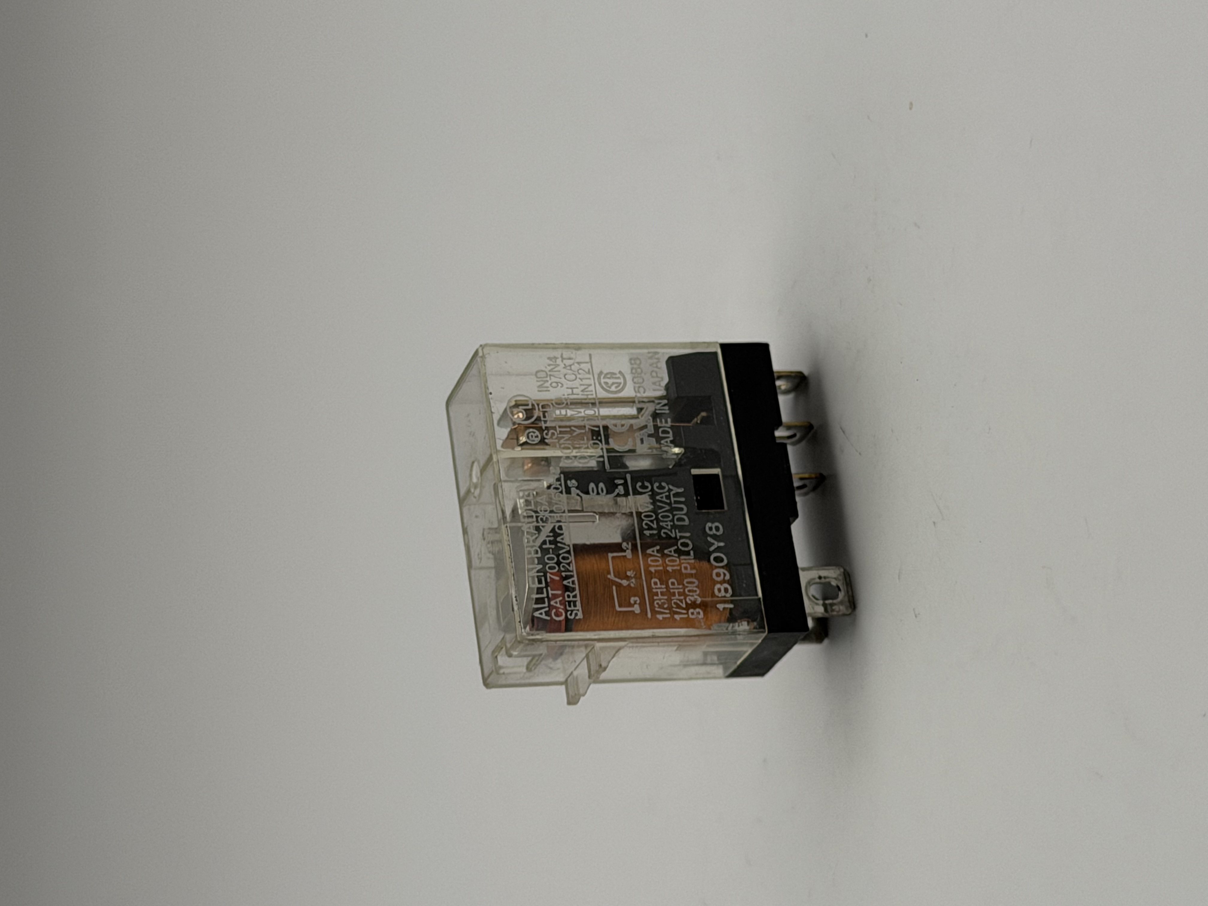 700-HK36A1 120VAC 50/60Hz 10A Plug-In