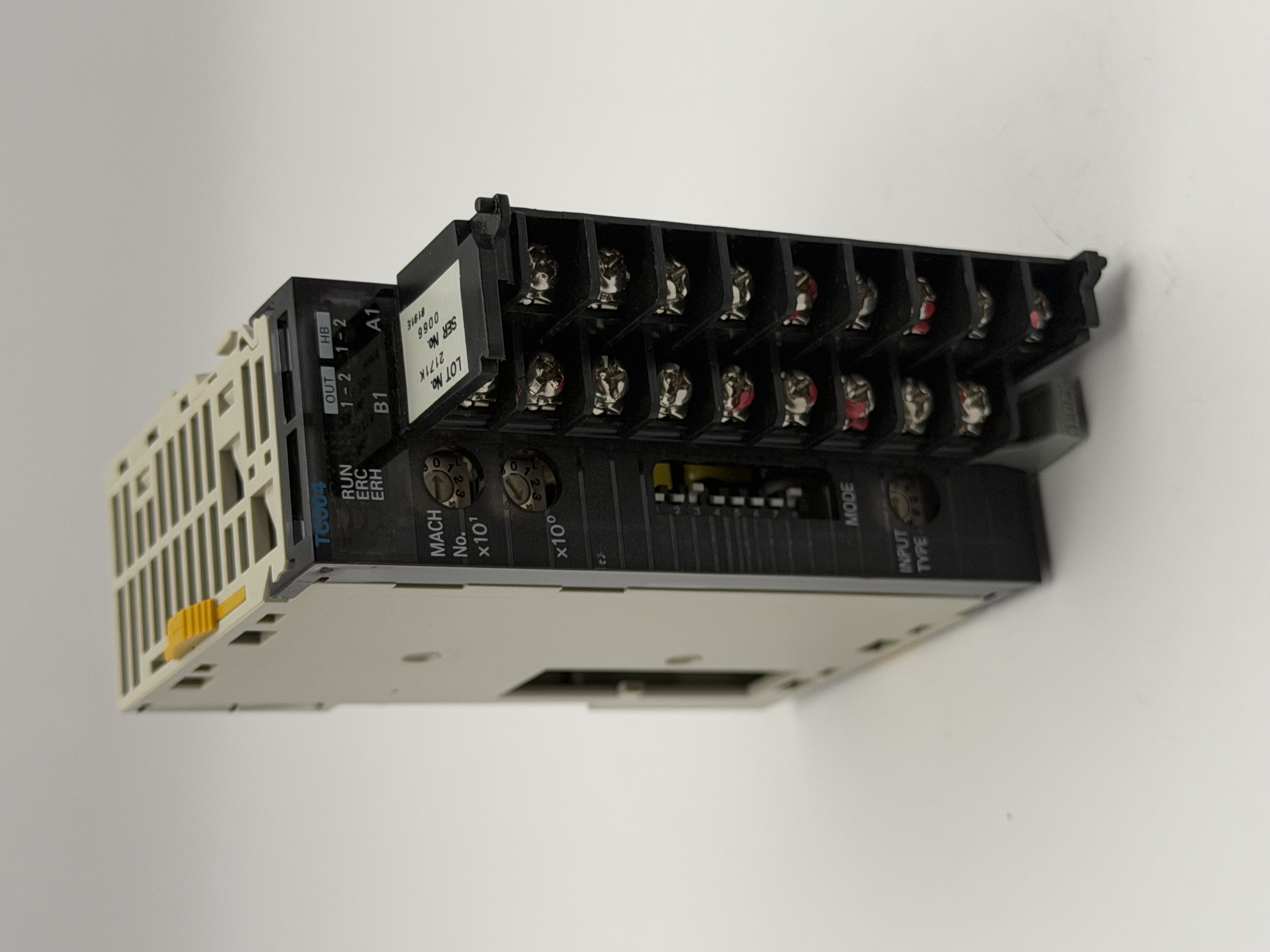 CJ1W-TC004