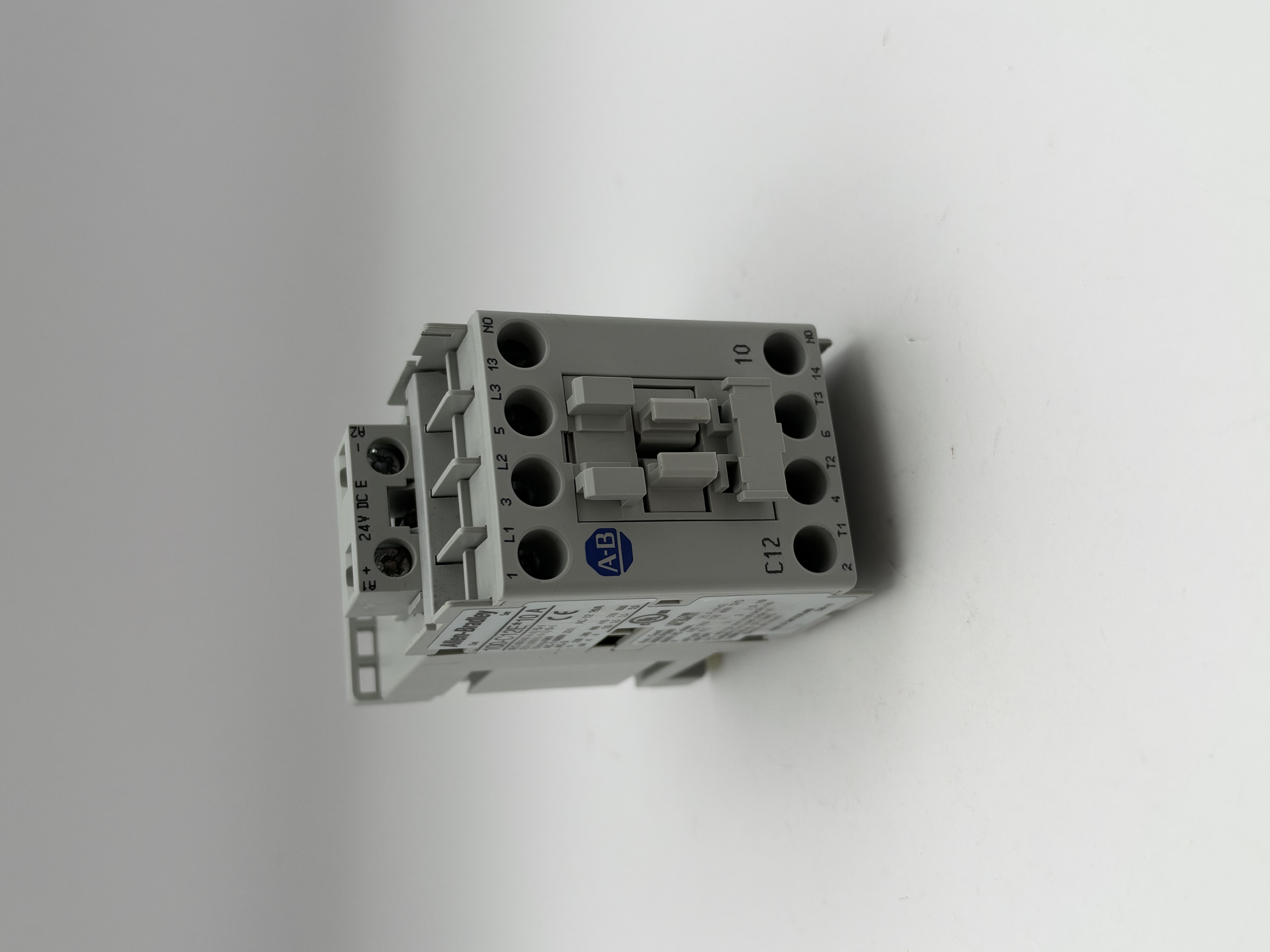 100-C12E*10 IEC Contactor 3-Pole 32A Series