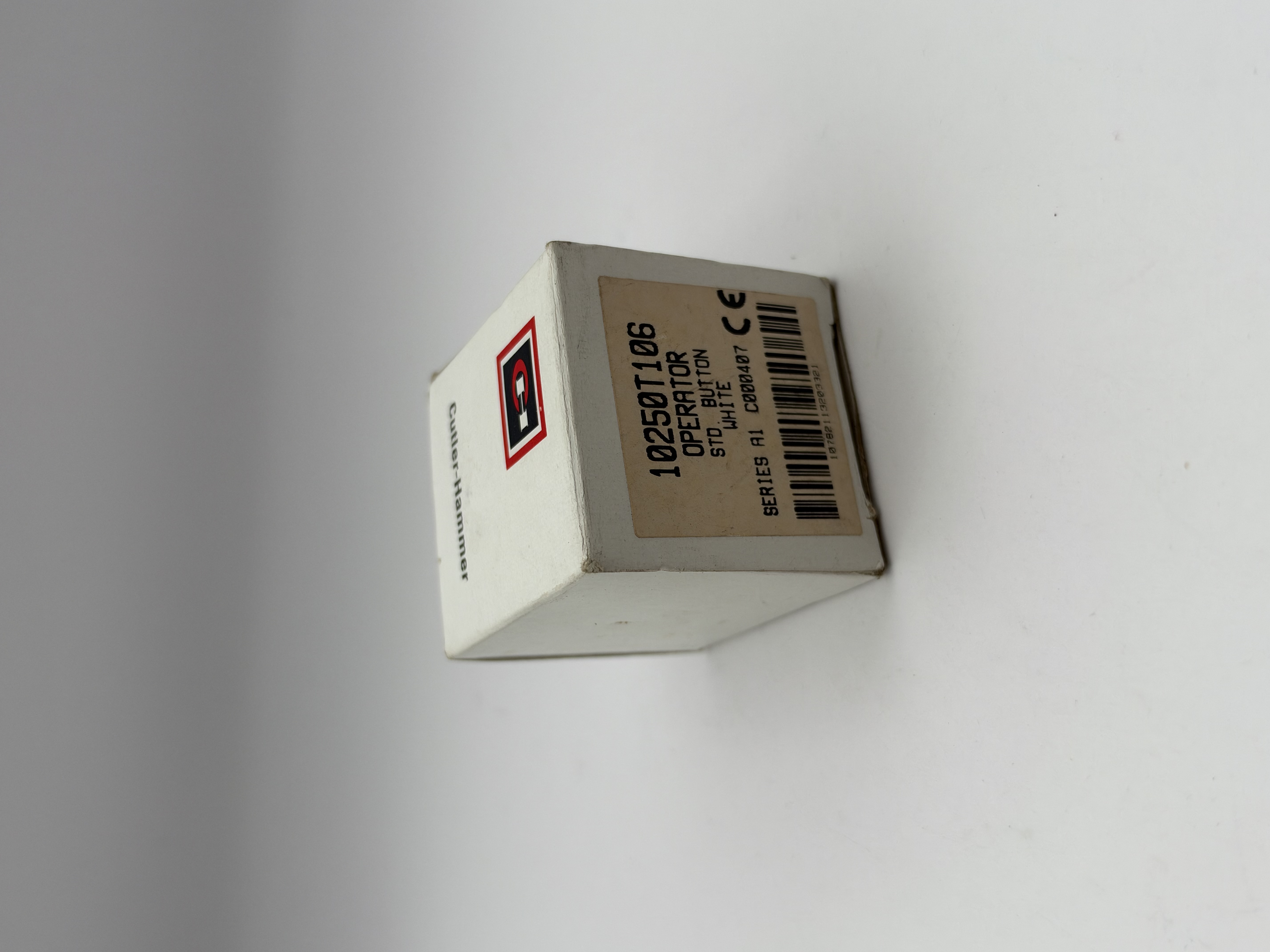 Cutler-Hammer 10250T106 Push Button Operator White Series A1 NEW