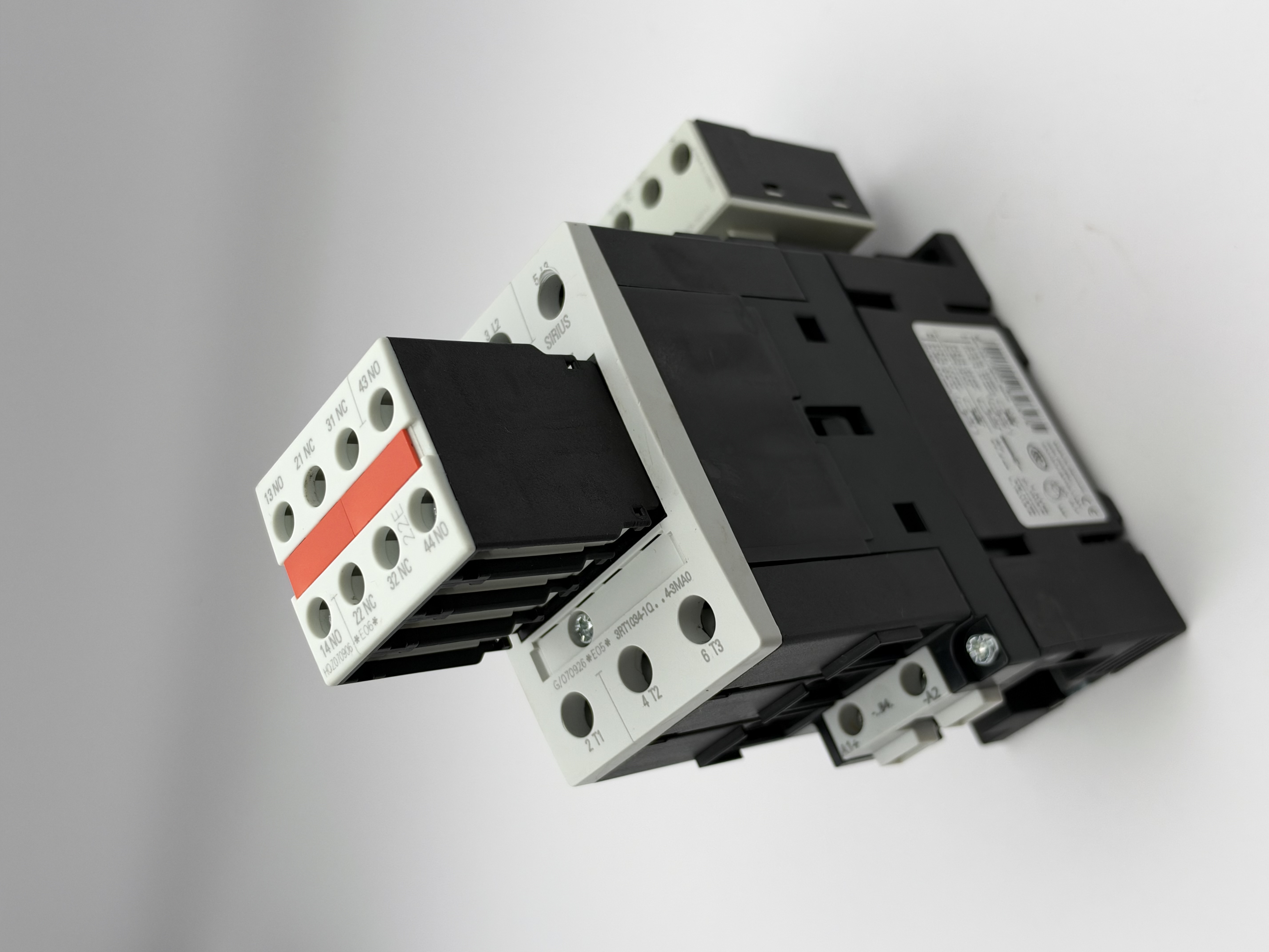 3RT1034-1QB44-3MA0 3RH1921-1HA22-3AA1 3RH1924-1GP11 Contactor 24VDC