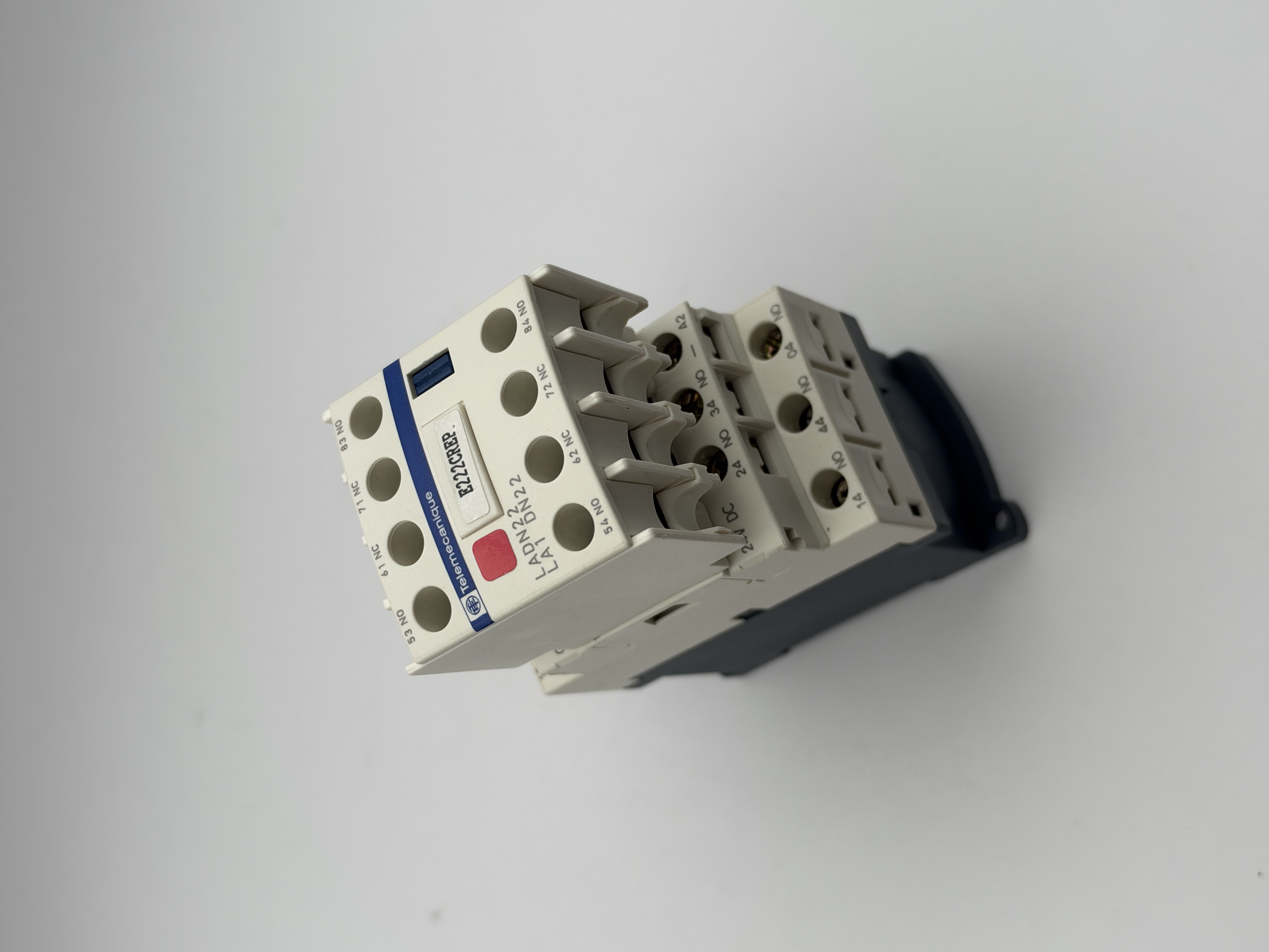 Telemecanique CAD50BD LADN22 LAD4TBDL Control Relay 24VDC